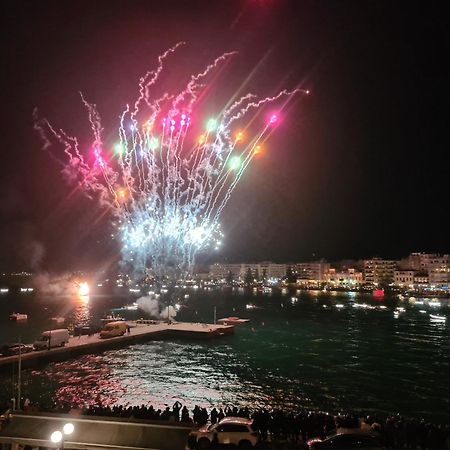 Debbie'S Διαμέρισμα Δίπλα Στο Νερό ! Chalkís Exterior foto