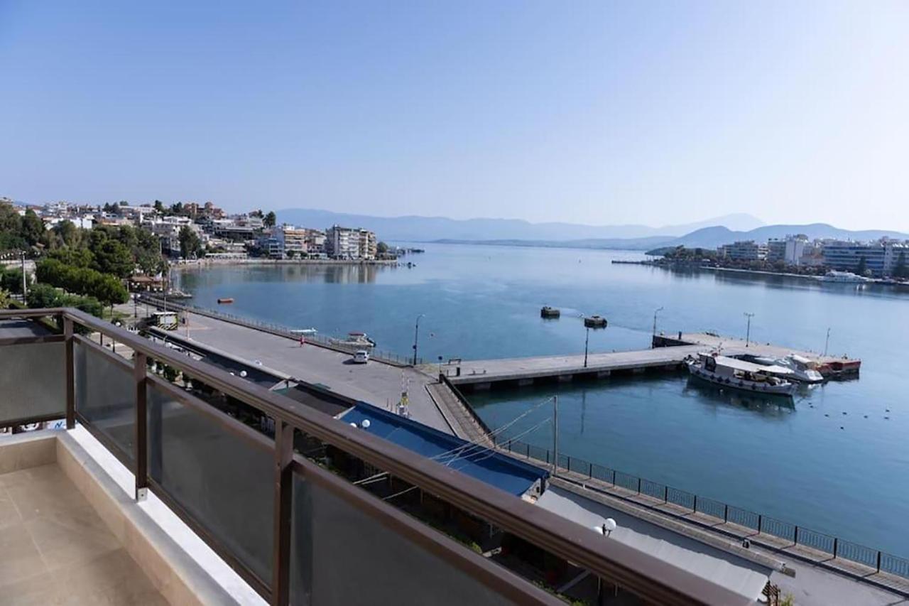 Debbie'S Διαμέρισμα Δίπλα Στο Νερό ! Chalkís Exterior foto